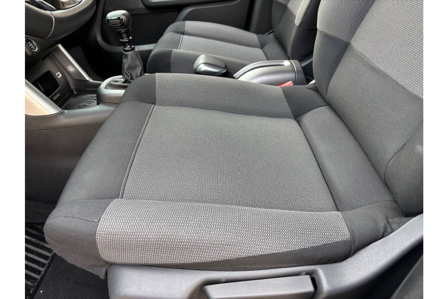 Citroën C3 Aircross 1.2 PT S&S SHINE CARPLAY AIRCO/ECC NAVI PDC