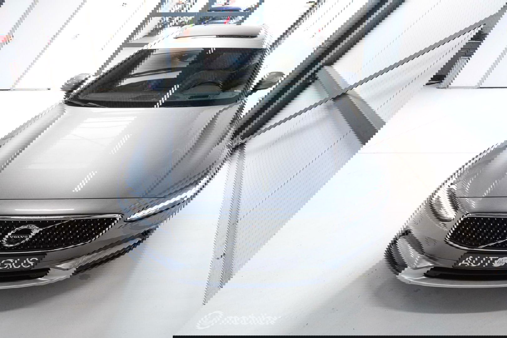 Volvo V90 Cross Country 2.0 D4 AWD Pro | VOL opties | B&W audio | Massagestoelen | Trekhaak | Nap NL auto | Stoelkoeling | HUD | Panoramad