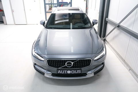 Volvo V90 Cross Country 2.0 D4 AWD Pro | VOL opties | B&W audio | Massagestoelen | Trekhaak | Nap NL auto | Stoelkoeling | HUD | Panoramad