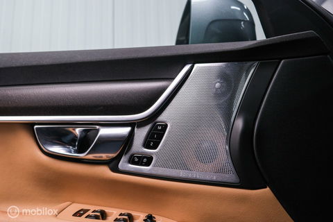 Volvo V90 Cross Country 2.0 D4 AWD Pro | VOL opties | B&W audio | Massagestoelen | Trekhaak | Nap NL auto | Stoelkoeling | HUD | Panoramad