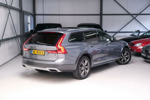 Volvo V90 Cross Country 2.0 D4 AWD Pro | VOL opties | B&W audio | Massagestoelen | Trekhaak | Nap NL auto | Stoelkoeling | HUD | Panoramad