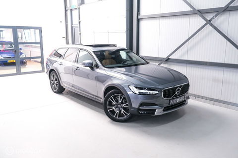 Volvo V90 Cross Country 2.0 D4 AWD Pro | VOL opties | B&W audio | Massagestoelen | Trekhaak | Nap NL auto | Stoelkoeling | HUD | Panoramad