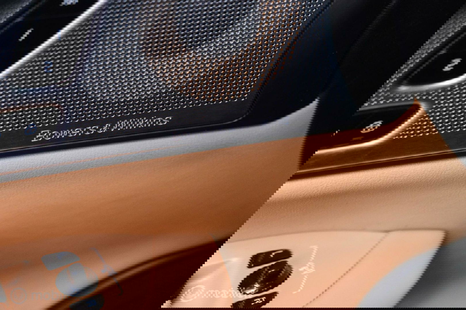 Volvo V90 Cross Country 2.0 D4 AWD Pro | VOL opties | B&W audio | Massagestoelen | Trekhaak | Nap NL auto | Stoelkoeling | HUD | Panoramad