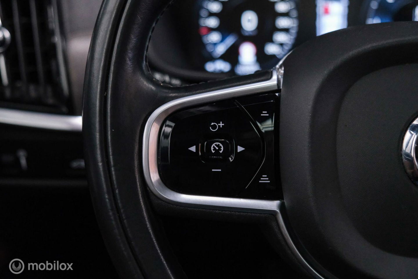 Volvo V90 Cross Country 2.0 D4 AWD Pro | VOL opties | B&W audio | Massagestoelen | Trekhaak | Nap NL auto | Stoelkoeling | HUD | Panoramad