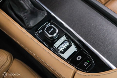 Volvo V90 Cross Country 2.0 D4 AWD Pro | VOL opties | B&W audio | Massagestoelen | Trekhaak | Nap NL auto | Stoelkoeling | HUD | Panoramad