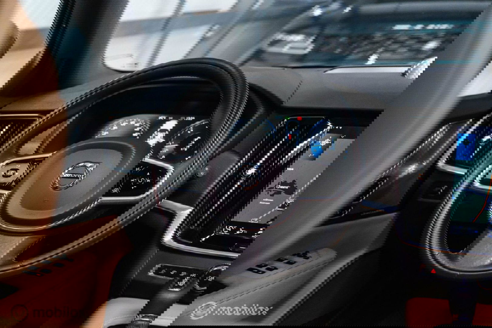 Volvo V90 Cross Country 2.0 D4 AWD Pro | VOL opties | B&W audio | Massagestoelen | Trekhaak | Nap NL auto | Stoelkoeling | HUD | Panoramad