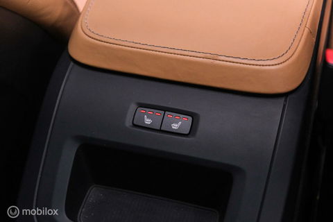 Volvo V90 Cross Country 2.0 D4 AWD Pro | VOL opties | B&W audio | Massagestoelen | Trekhaak | Nap NL auto | Stoelkoeling | HUD | Panoramad