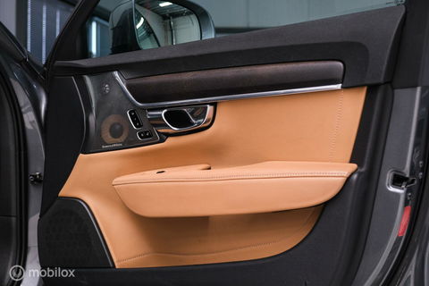 Volvo V90 Cross Country 2.0 D4 AWD Pro | VOL opties | B&W audio | Massagestoelen | Trekhaak | Nap NL auto | Stoelkoeling | HUD | Panoramad