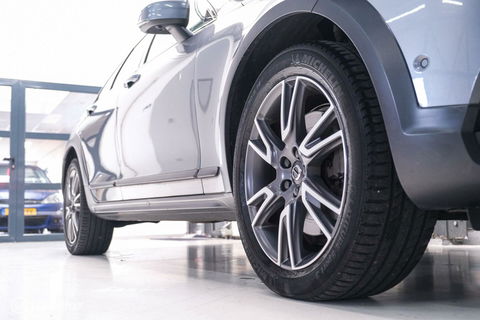 Volvo V90 Cross Country 2.0 D4 AWD Pro | VOL opties | B&W audio | Massagestoelen | Trekhaak | Nap NL auto | Stoelkoeling | HUD | Panoramad