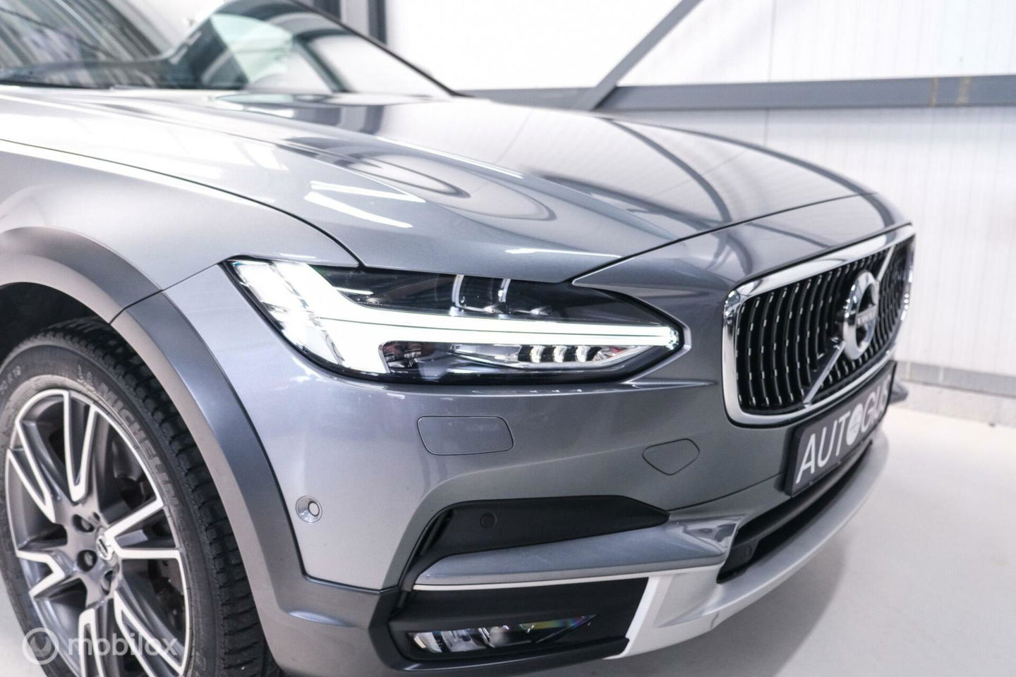 Volvo V90 Cross Country 2.0 D4 AWD Pro | VOL opties | B&W audio | Massagestoelen | Trekhaak | Nap NL auto | Stoelkoeling | HUD | Panoramad
