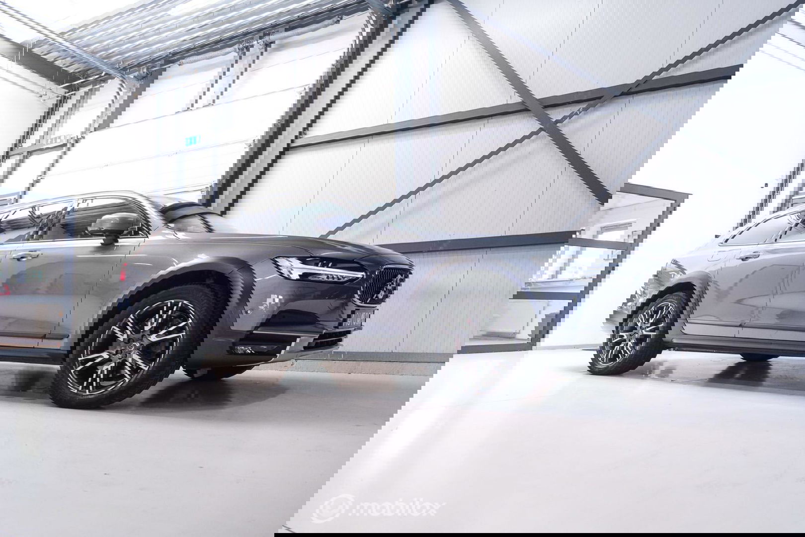 Volvo V90 Cross Country 2.0 D4 AWD Pro | VOL opties | B&W audio | Massagestoelen | Trekhaak | Nap NL auto | Stoelkoeling | HUD | Panoramad