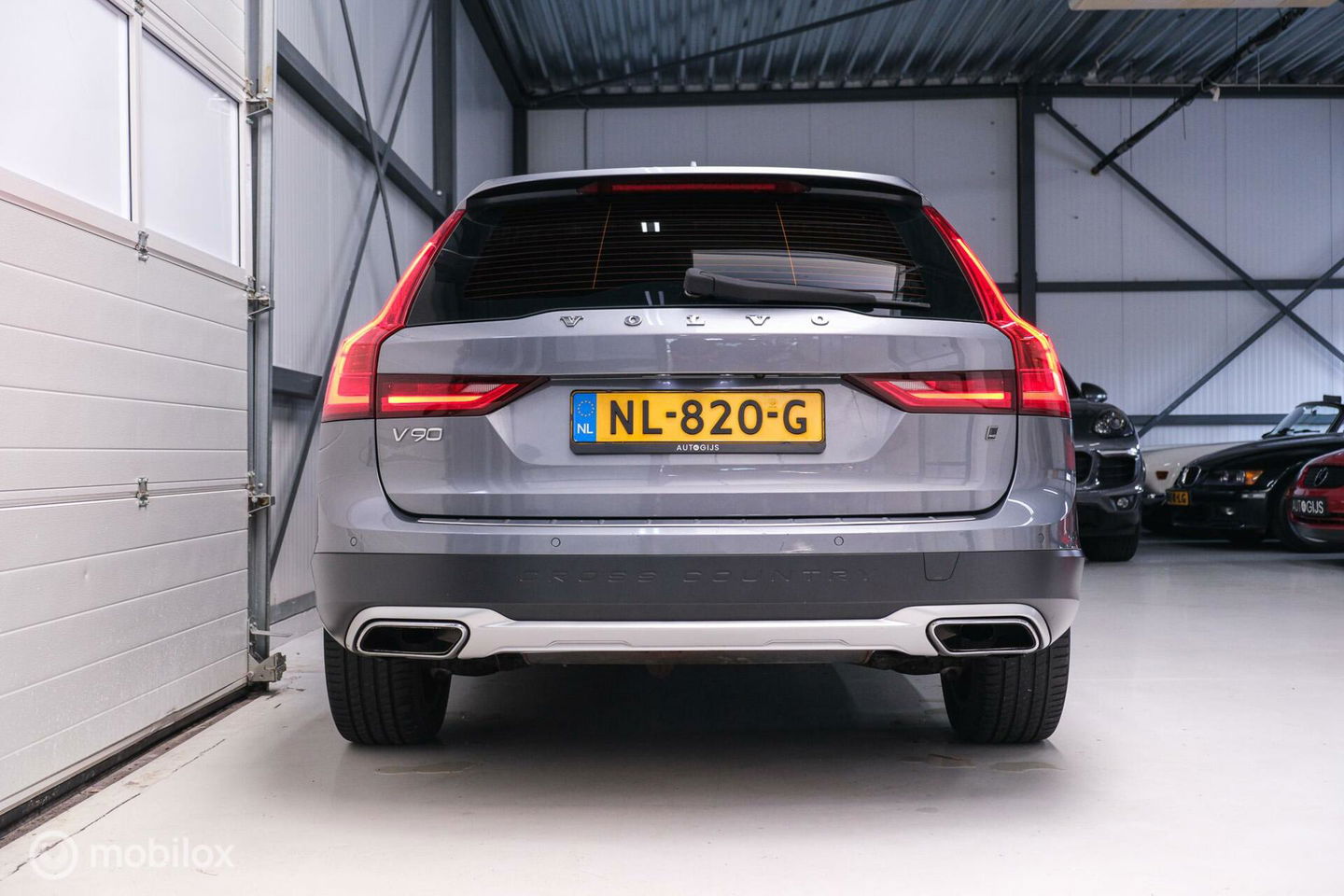 Volvo V90 Cross Country 2.0 D4 AWD Pro | VOL opties | B&W audio | Massagestoelen | Trekhaak | Nap NL auto | Stoelkoeling | HUD | Panoramad