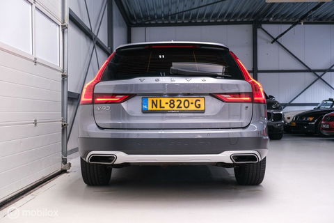 Volvo V90 Cross Country 2.0 D4 AWD Pro | VOL opties | B&W audio | Massagestoelen | Trekhaak | Nap NL auto | Stoelkoeling | HUD | Panoramad