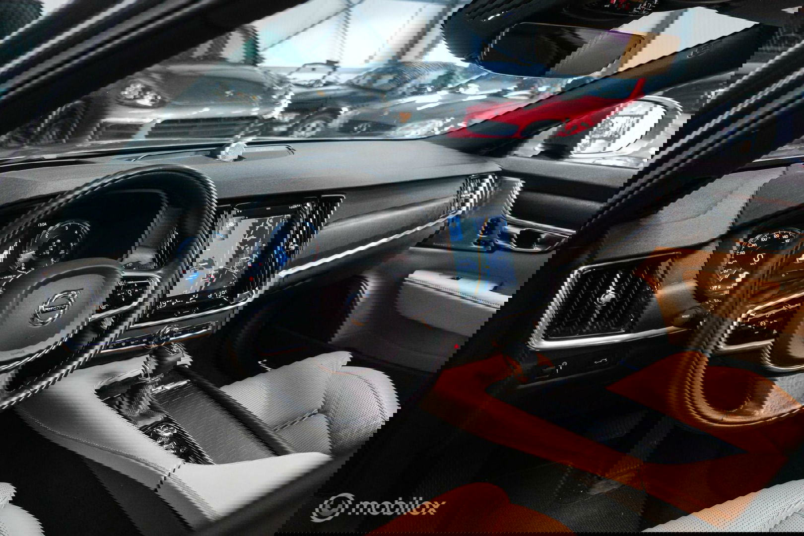 Volvo V90 Cross Country 2.0 D4 AWD Pro | VOL opties | B&W audio | Massagestoelen | Trekhaak | Nap NL auto | Stoelkoeling | HUD | Panoramad