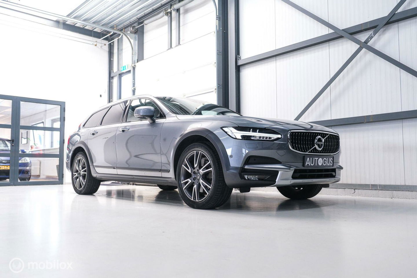 Volvo V90 Cross Country 2.0 D4 AWD Pro | VOL opties | B&W audio | Massagestoelen | Trekhaak | Nap NL auto | Stoelkoeling | HUD | Panoramad
