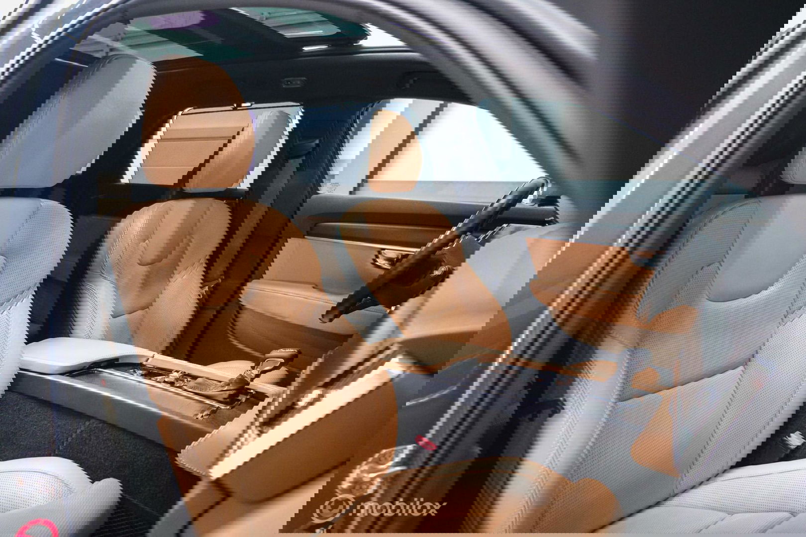 Volvo V90 Cross Country 2.0 D4 AWD Pro | VOL opties | B&W audio | Massagestoelen | Trekhaak | Nap NL auto | Stoelkoeling | HUD | Panoramad