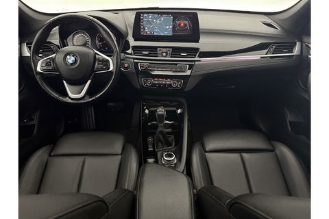 BMW X1 xDrive25e Executive Pano LED Sfeer Virtual Head-Up Clima Cruise Navi PDC 18''LMV