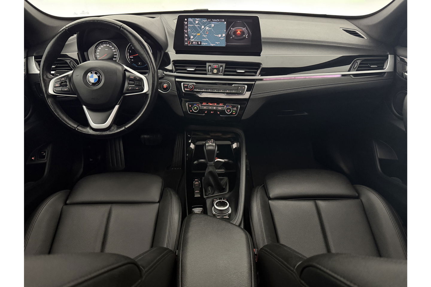 BMW X1 xDrive25e Executive Pano LED Sfeer Virtual Head-Up Clima Cruise Navi PDC 18''LMV
