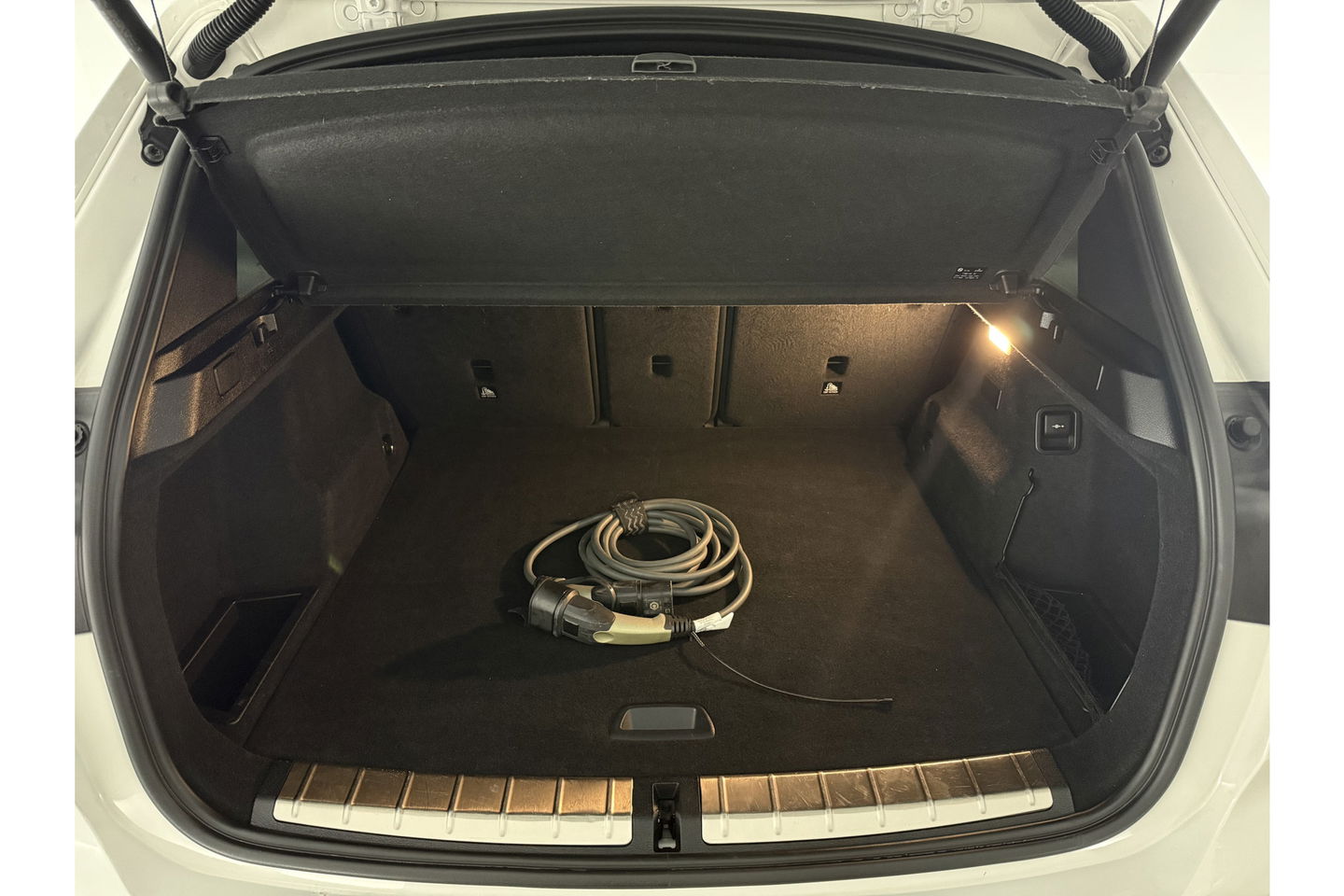 BMW X1 xDrive25e Executive Pano LED Sfeer Virtual Head-Up Clima Cruise Navi PDC 18''LMV