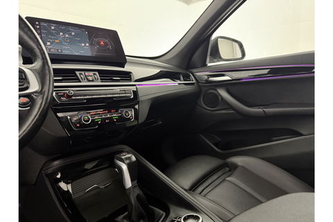BMW X1 xDrive25e Executive Pano LED Sfeer Virtual Head-Up Clima Cruise Navi PDC 18''LMV