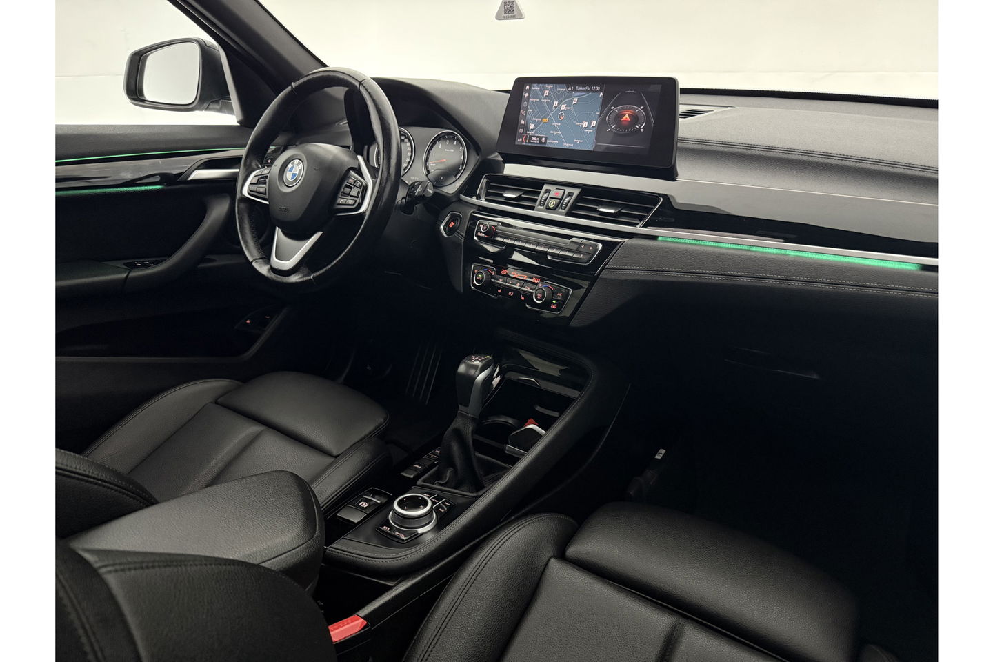 BMW X1 xDrive25e Executive Pano LED Sfeer Virtual Head-Up Clima Cruise Navi PDC 18''LMV