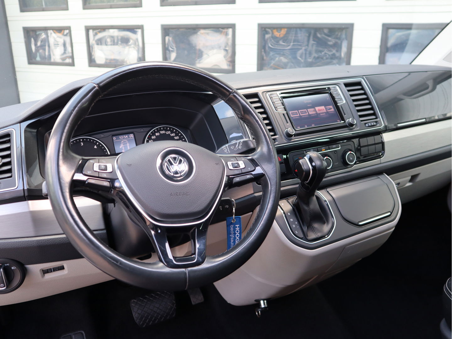 Volkswagen Transporter 2.0 TDI 204pk DSG L2 DC - Highline - LED - Leder - L+R Schuif