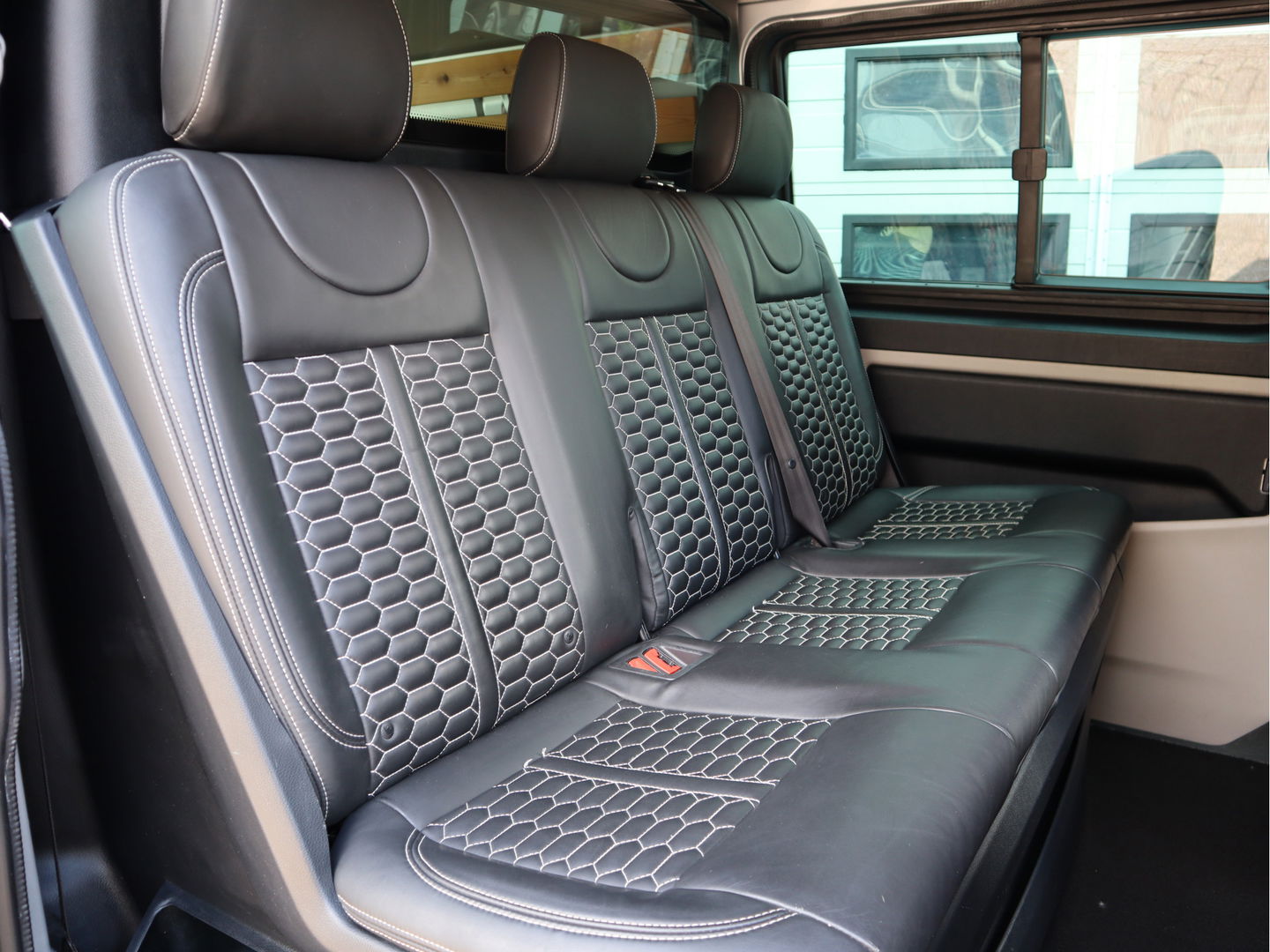 Volkswagen Transporter 2.0 TDI 204pk DSG L2 DC - Highline - LED - Leder - L+R Schuif