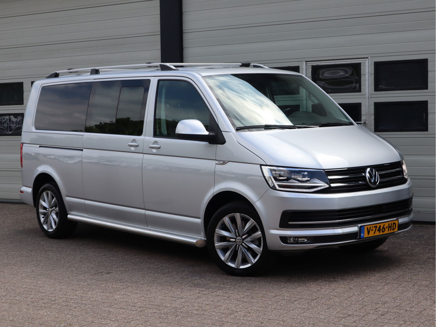 Volkswagen Transporter 2.0 TDI 204pk DSG L2 DC - Highline - LED - Leder - L+R Schuif