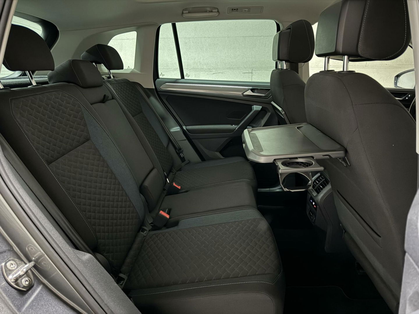 Volkswagen Tiguan 1.5 TSI ACT R-Line Pano HUD Virtual Trekh.