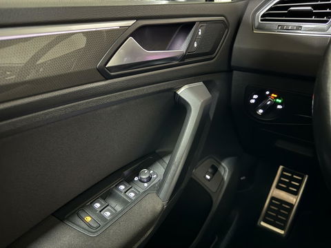 Volkswagen Tiguan 1.5 TSI ACT R-Line Pano HUD Virtual Trekh.