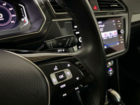 Volkswagen Tiguan 1.5 TSI ACT R-Line Pano HUD Virtual Trekh.