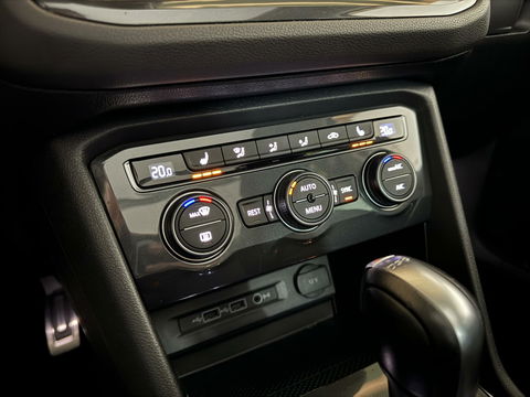 Volkswagen Tiguan 1.5 TSI ACT R-Line Pano HUD Virtual Trekh.