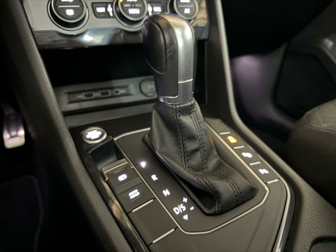 Volkswagen Tiguan 1.5 TSI ACT R-Line Pano HUD Virtual Trekh.