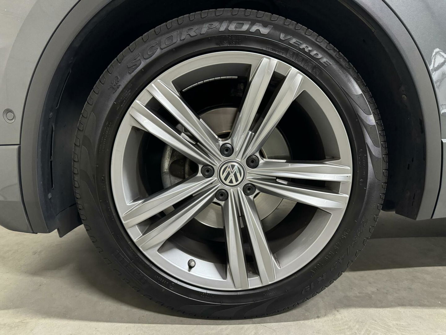 Volkswagen Tiguan 1.5 TSI ACT R-Line Pano HUD Virtual Trekh.