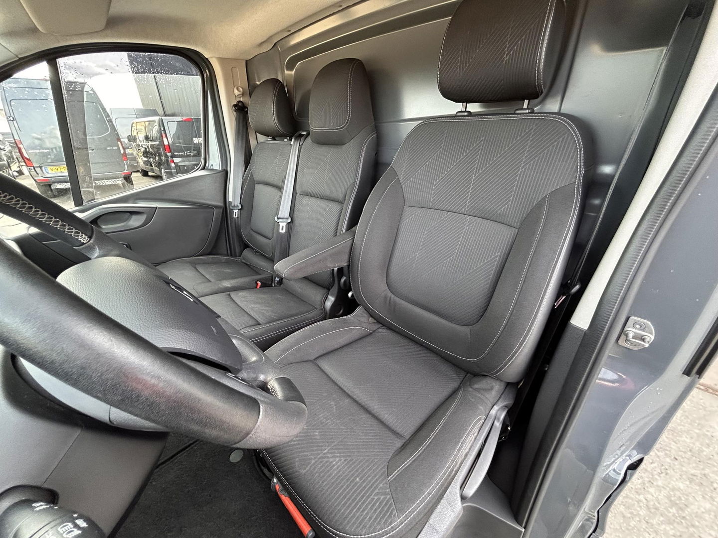 Renault Trafic 2.0 dCi 170PK L2H1 Luxe | LED | LMV | 2x Schuifdeur | R-Link | Carplay
