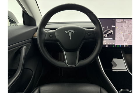 Tesla Model 3 Long Range AWD 75 kWh 360Camera 351PK Autopilot Pano Memory LED Cruise Clima 19"LMV Navi PDC Stoelverwarming