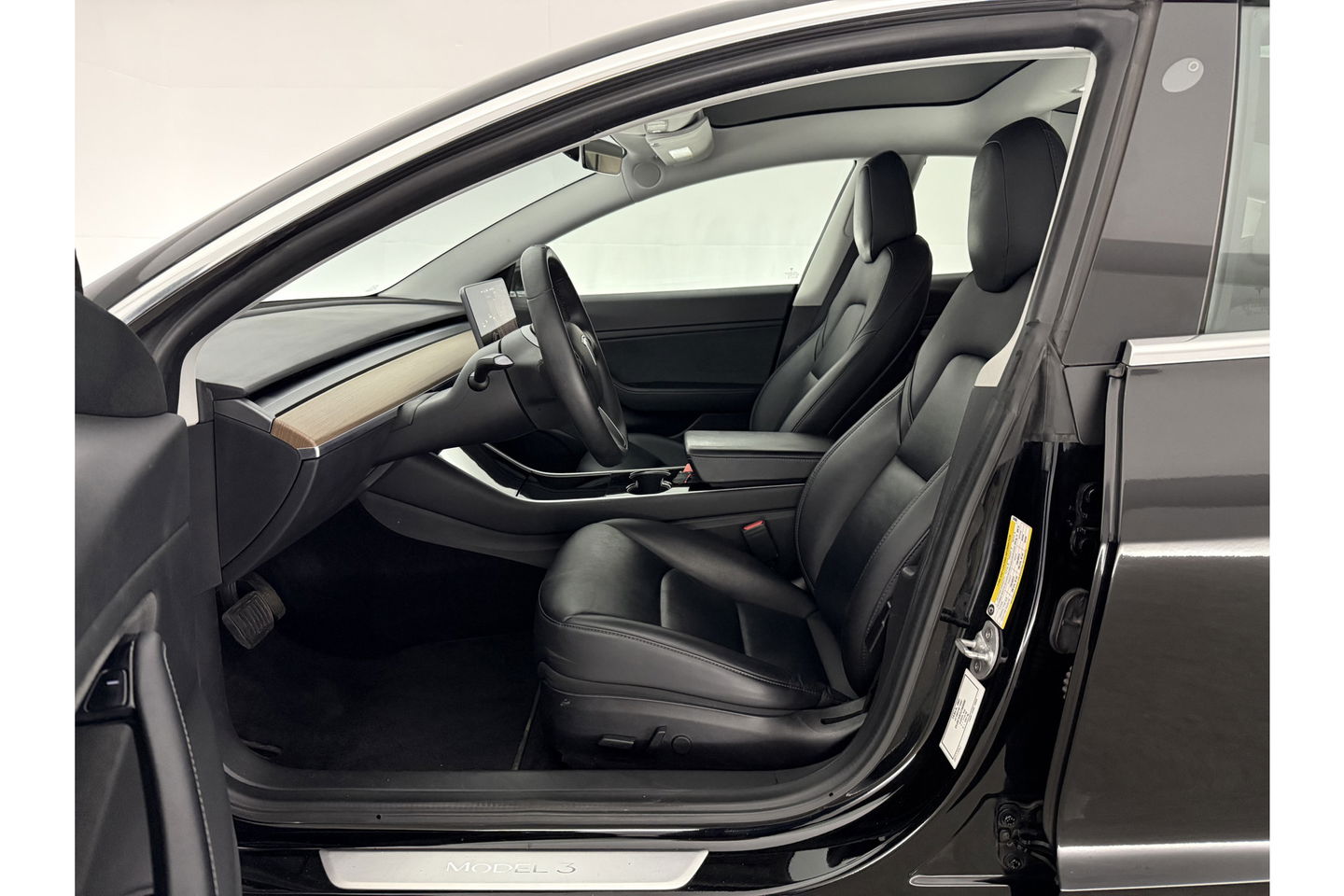 Tesla Model 3 Long Range AWD 75 kWh 360Camera 351PK Autopilot Pano Memory LED Cruise Clima 19"LMV Navi PDC Stoelverwarming