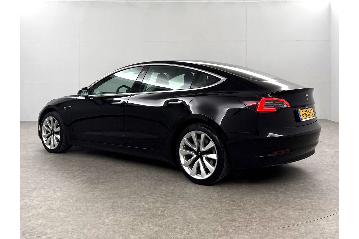 Tesla Model 3 Long Range AWD 75 kWh 360Camera 351PK Autopilot Pano Memory LED Cruise Clima 19"LMV Navi PDC Stoelverwarming