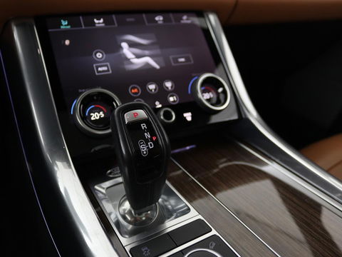 Land Rover Range Rover Sport 3.0 SDV6 HSE Dynamic | Panoramadak | Stoelventilatie | Head-Up | 360 camera | Meridian Sound | Carplay | Matrix LED | Keyless | Stuurverwarming | Dodehoek detectie | Navigatie