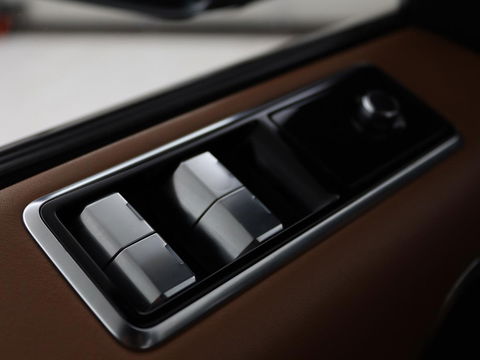 Land Rover Range Rover Sport 3.0 SDV6 HSE Dynamic | Panoramadak | Stoelventilatie | Head-Up | 360 camera | Meridian Sound | Carplay | Matrix LED | Keyless | Stuurverwarming | Dodehoek detectie | Navigatie