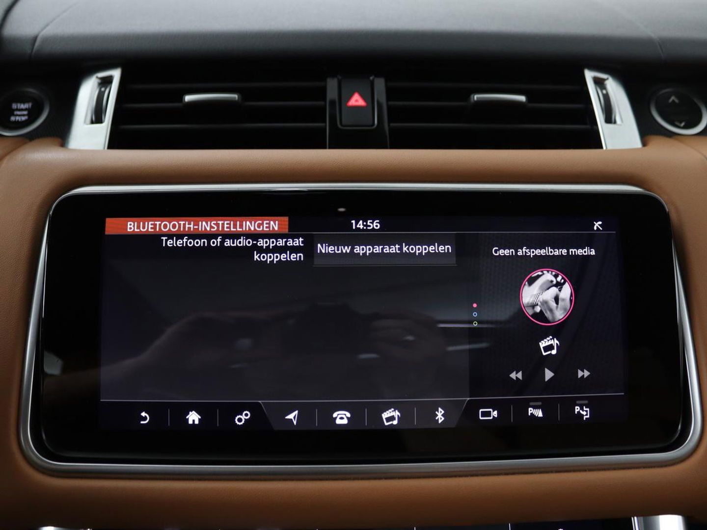 Land Rover Range Rover Sport 3.0 SDV6 HSE Dynamic | Panoramadak | Stoelventilatie | Head-Up | 360 camera | Meridian Sound | Carplay | Matrix LED | Keyless | Stuurverwarming | Dodehoek detectie | Navigatie