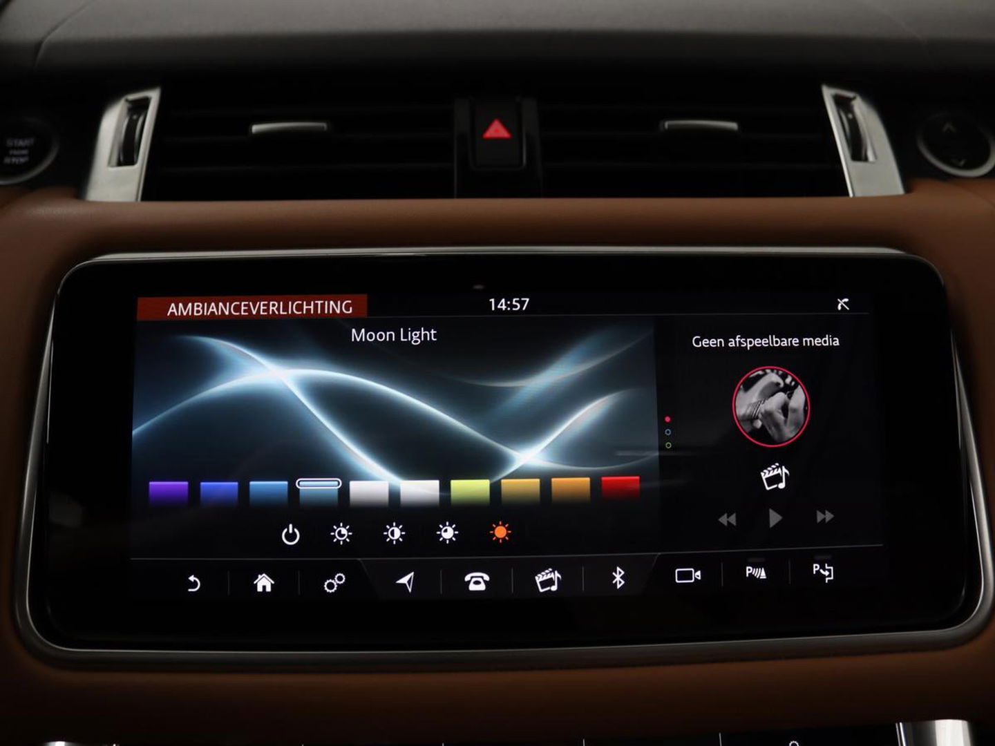 Land Rover Range Rover Sport 3.0 SDV6 HSE Dynamic | Panoramadak | Stoelventilatie | Head-Up | 360 camera | Meridian Sound | Carplay | Matrix LED | Keyless | Stuurverwarming | Dodehoek detectie | Navigatie