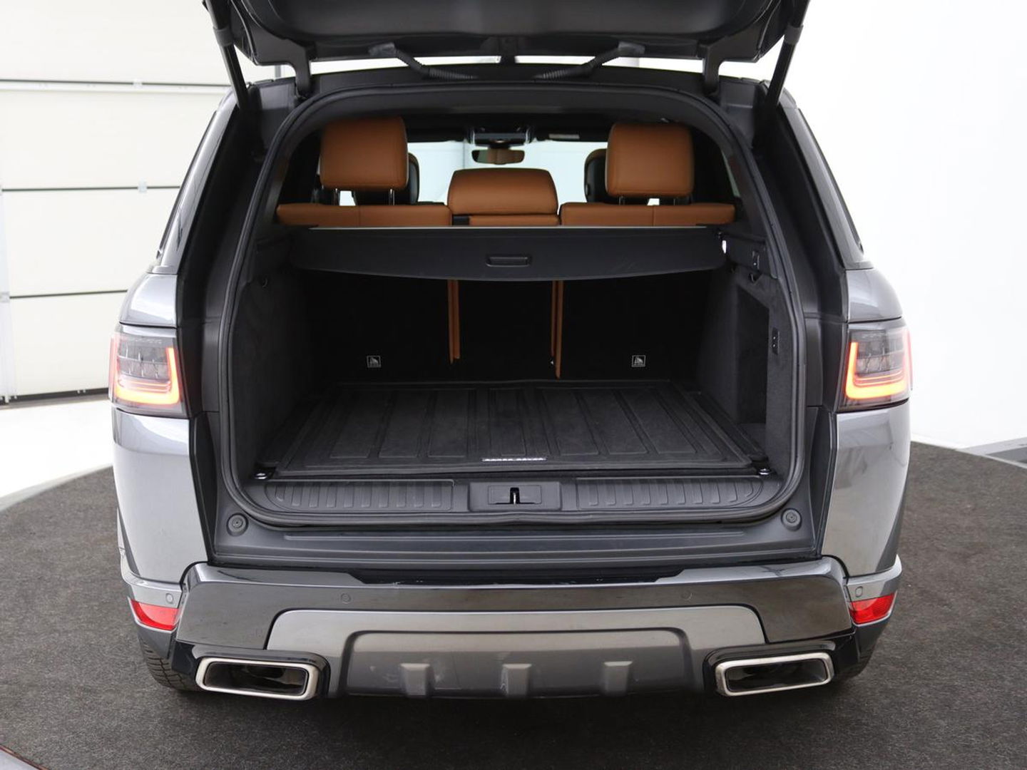 Land Rover Range Rover Sport 3.0 SDV6 HSE Dynamic | Panoramadak | Stoelventilatie | Head-Up | 360 camera | Meridian Sound | Carplay | Matrix LED | Keyless | Stuurverwarming | Dodehoek detectie | Navigatie