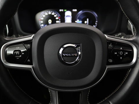 Volvo V60 2.0 T6 Recharge AWD R Design | Panoramadak | Trekhaak | Stoel & stuurverwarming | Carplay | Navigatie | Full LED