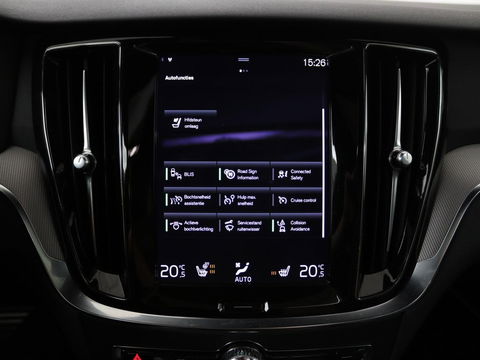 Volvo V60 2.0 T6 Recharge AWD R Design | Panoramadak | Trekhaak | Stoel & stuurverwarming | Carplay | Navigatie | Full LED