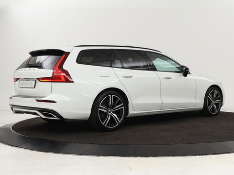 Volvo V60 2.0 T6 Recharge AWD R Design | Panoramadak | Trekhaak | Stoel & stuurverwarming | Carplay | Navigatie | Full LED