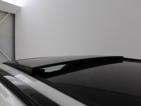 Volvo V60 2.0 T6 Recharge AWD R Design | Panoramadak | Trekhaak | Stoel & stuurverwarming | Carplay | Navigatie | Full LED