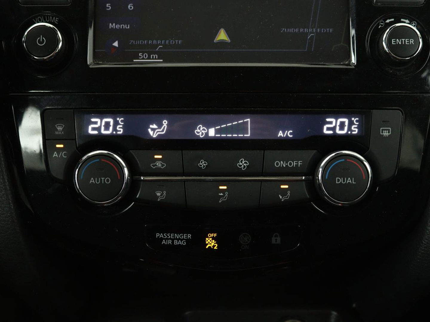 Nissan QASHQAI 1.2 Acenta | Stoelverwarming | Trekhaak | Camera | Navigatie | Climate control | Cruise control | Bluetooth