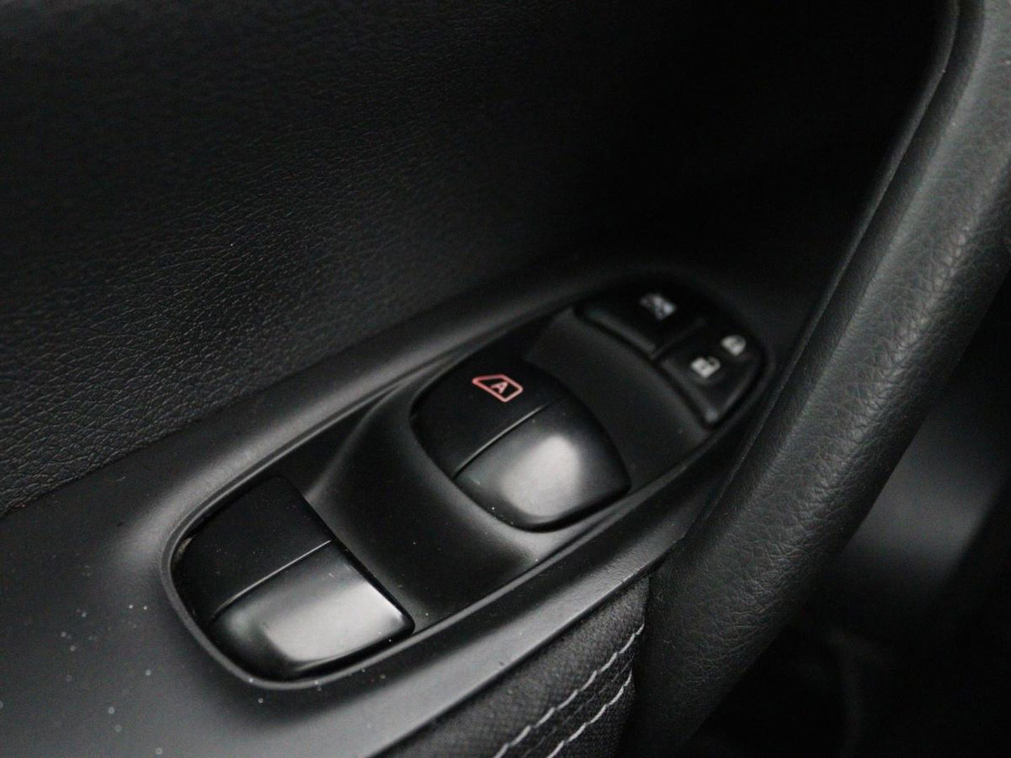 Nissan QASHQAI 1.2 Acenta | Stoelverwarming | Trekhaak | Camera | Navigatie | Climate control | Cruise control | Bluetooth