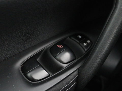 Nissan QASHQAI 1.2 Acenta | Stoelverwarming | Trekhaak | Camera | Navigatie | Climate control | Cruise control | Bluetooth